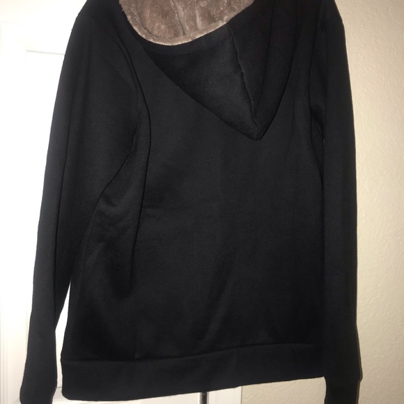 Woman’s jacket size small Sherpa hood NWT black - Picture 2 of 2